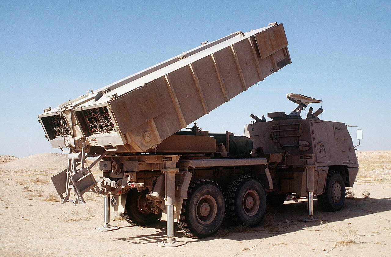 كم عدد راجمات Astros II في السعودية؟ الأنواع والأعداد وأحدث التحديثات