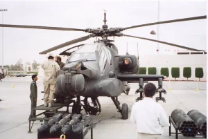 كم عدد مروحيات الأباتشي AH-64 في السعودية؟ الأنواع والأعداد وأحدث التحديثات