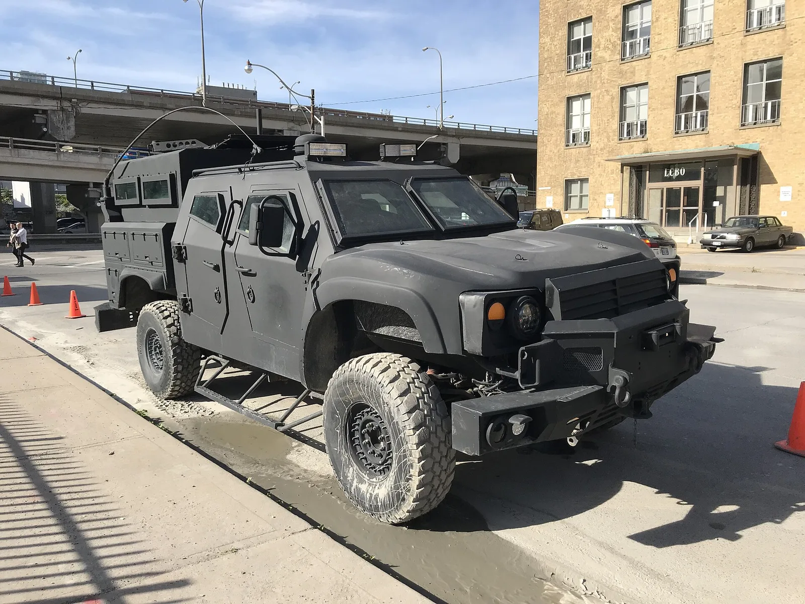 كم عدد مركبات Oshkosh M-ATV في السعودية؟ الأنواع والأعداد وأحدث التحديثات