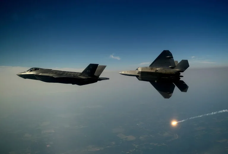 لماذا وافقت واشنطن على بيع F-35 للسعودية؟ الأسباب الاستراتيجية والتقنية والسياسية وراء أول صفقة مقاتلة شبحية عربية