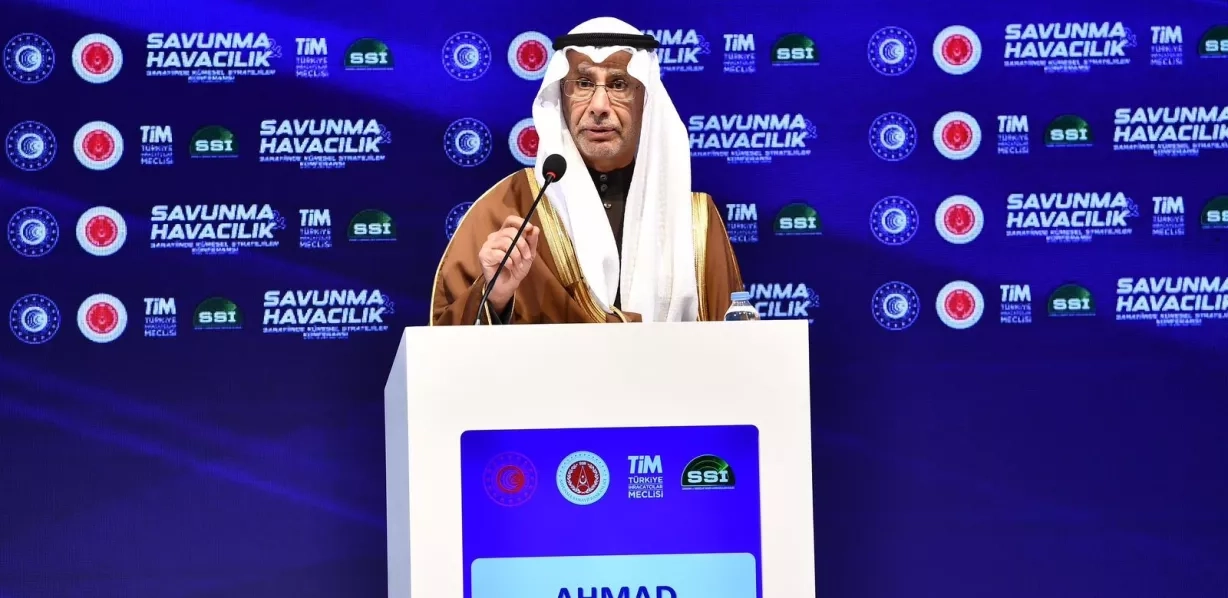 محافظ الهيئة العامة للصناعات العسكرية أحمد العُهلي خلال مشاركته في مؤتمر الاستراتيجيات العالمية لصناعة الدفاع والطيران
