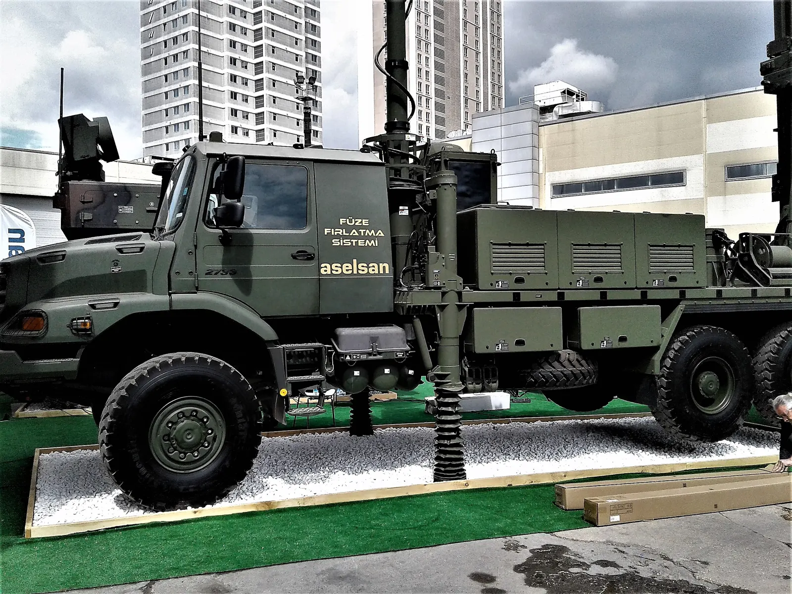 منصة إطلاق نظام HİSAR-O التركي المضاد للطائرات معروضة في معرض IDEF 2019 بإسطنبول