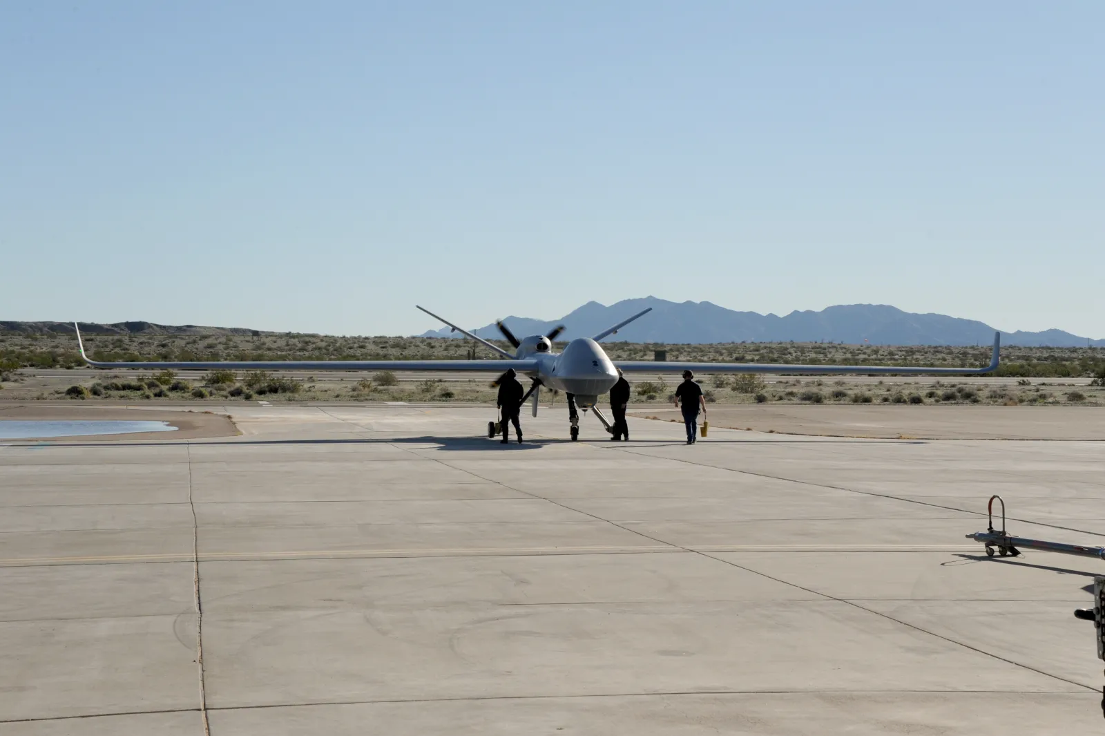 مسيّرة MQ-9B SkyGuardian الأمريكية أثناء اختبار في قاعدة لاغونا الجوية