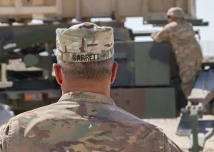 إيران تضرب الكويت والبحرين والأردن بالصواريخ والمسيّرات.. وباتريوت وثاد تتصديان للهجوم