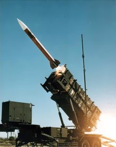 كم عدد صواريخ باتريوت PAC-3 في الإمارات؟ الأنواع والأعداد وأحدث التحديثات