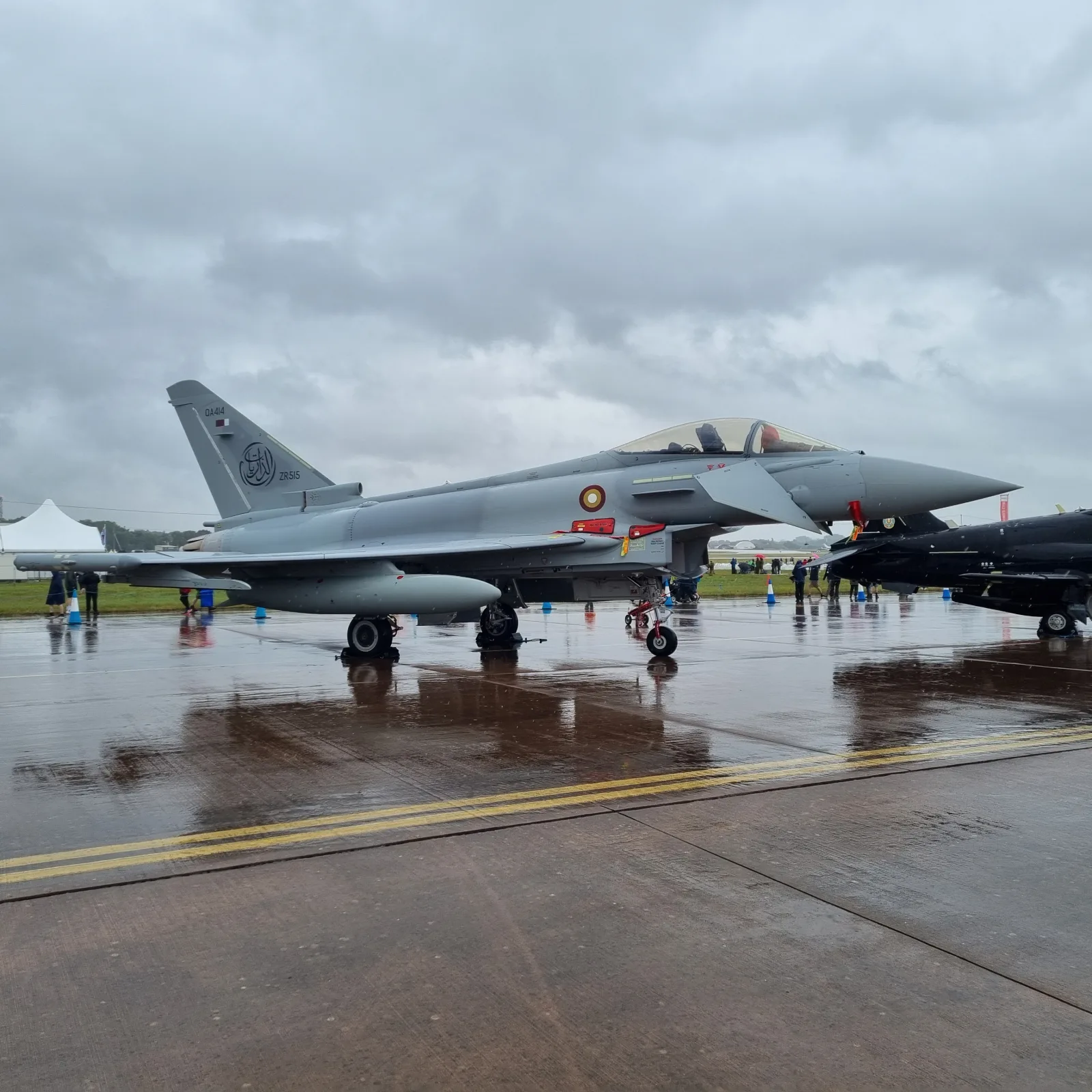مقاتلة Eurofighter Typhoon تابعة لسلاح الجو الأميري القطري معروضة في معرض جوي