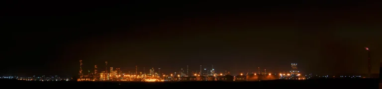 السعودية توقف خط أنابيب الشرق-الغرب بعد هجوم بمسيّرات انطلقت من العراق وإقالة قائد عسكري عراقي