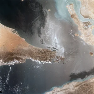 إيران تُعلن نيّتها فرض «منطقة مقيدة» قرب مضيق هرمز وممرّاً ملاحياً بديلاً مع عُمان