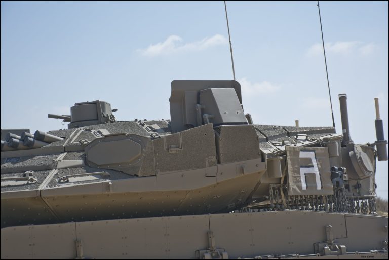 ما هو نظام الحماية النشطة APS في الدبابات؟