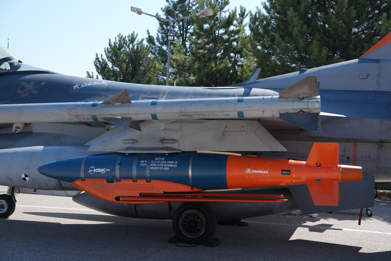 ما هي KGK-84؟ حقيبة التوجيه من أسيلسان لقنبلة MK-84 ومداها 100 كم