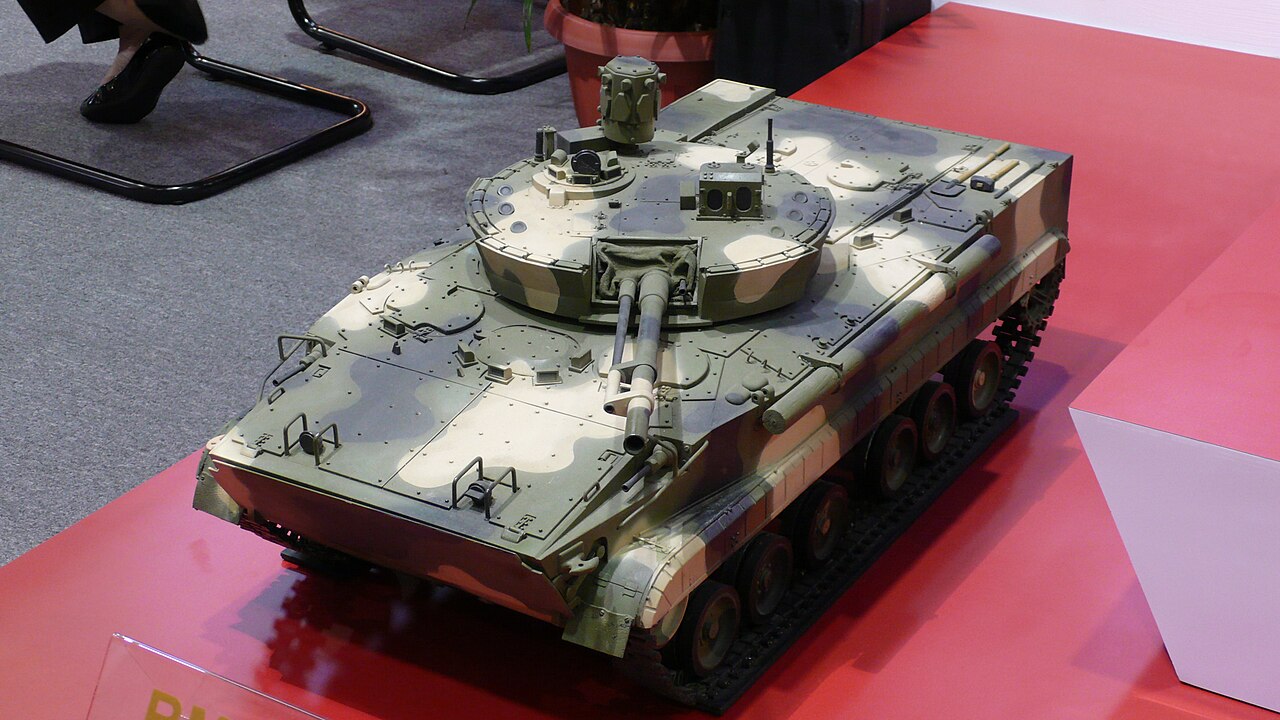 عربة قتال BMP-3 من طراز مشابه لأسطول الإمارات
