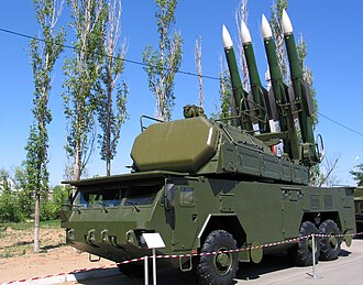 منظومة Buk-M2 على شاسيه MZKT-6922 العجلات - صورة توضيحية عامة