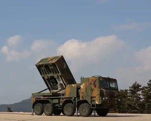 أفضل راجمة صواريخ متعددة للجيوش العربية: Chunmoo الكوري أم HIMARS الأمريكي أم ASTROS البرازيلي؟