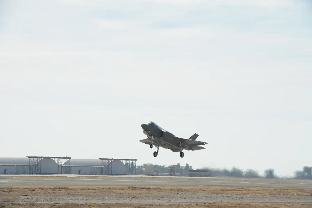لماذا اختارت ألمانيا F-35 الأمريكية بدلاً من تأهيل يوروفايتر تايفون نووياً؟
