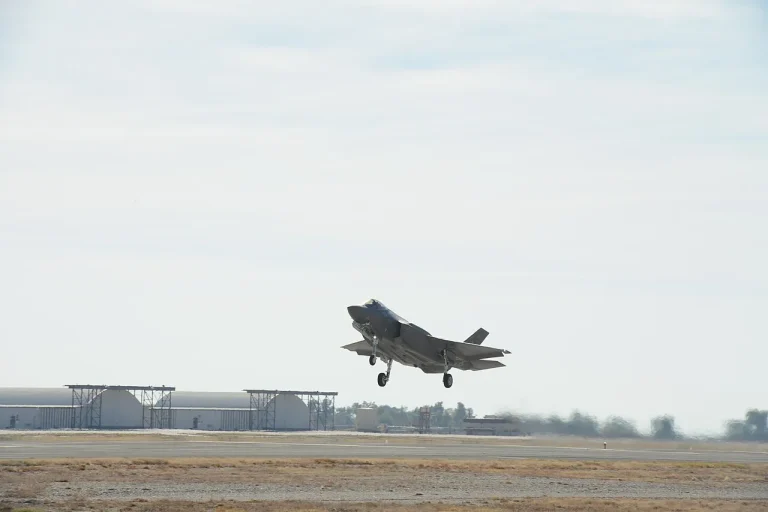 لماذا اختارت ألمانيا F-35 الأمريكية بدلاً من تأهيل يوروفايتر تايفون نووياً؟