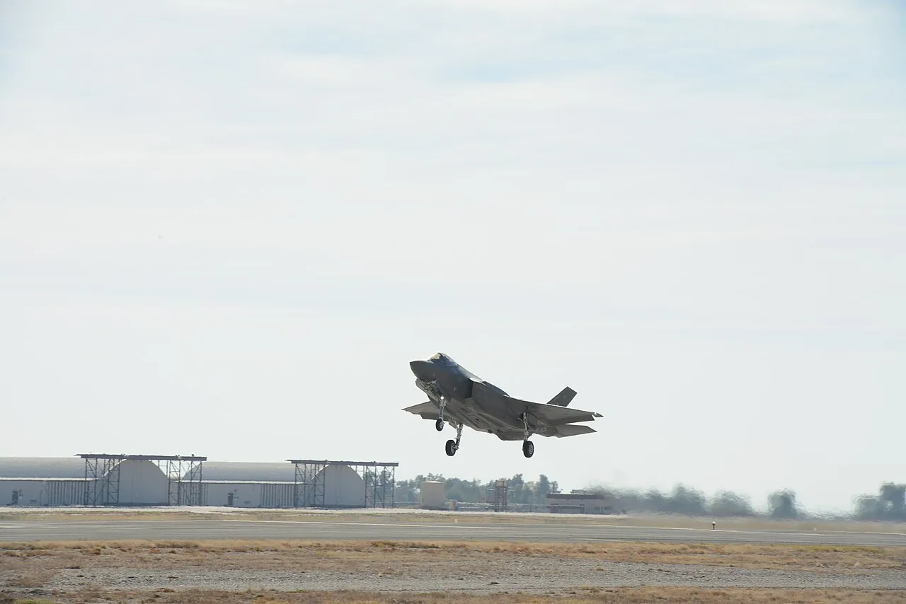 لماذا اختارت ألمانيا F-35 الأمريكية بدلاً من تأهيل يوروفايتر تايفون نووياً؟
