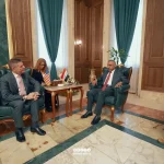 وزير الدفاع العراقي نايف الشمري يبحث مع القائم بالأعمال الأمريكي ستيفن فاجن تعزيز التعاون