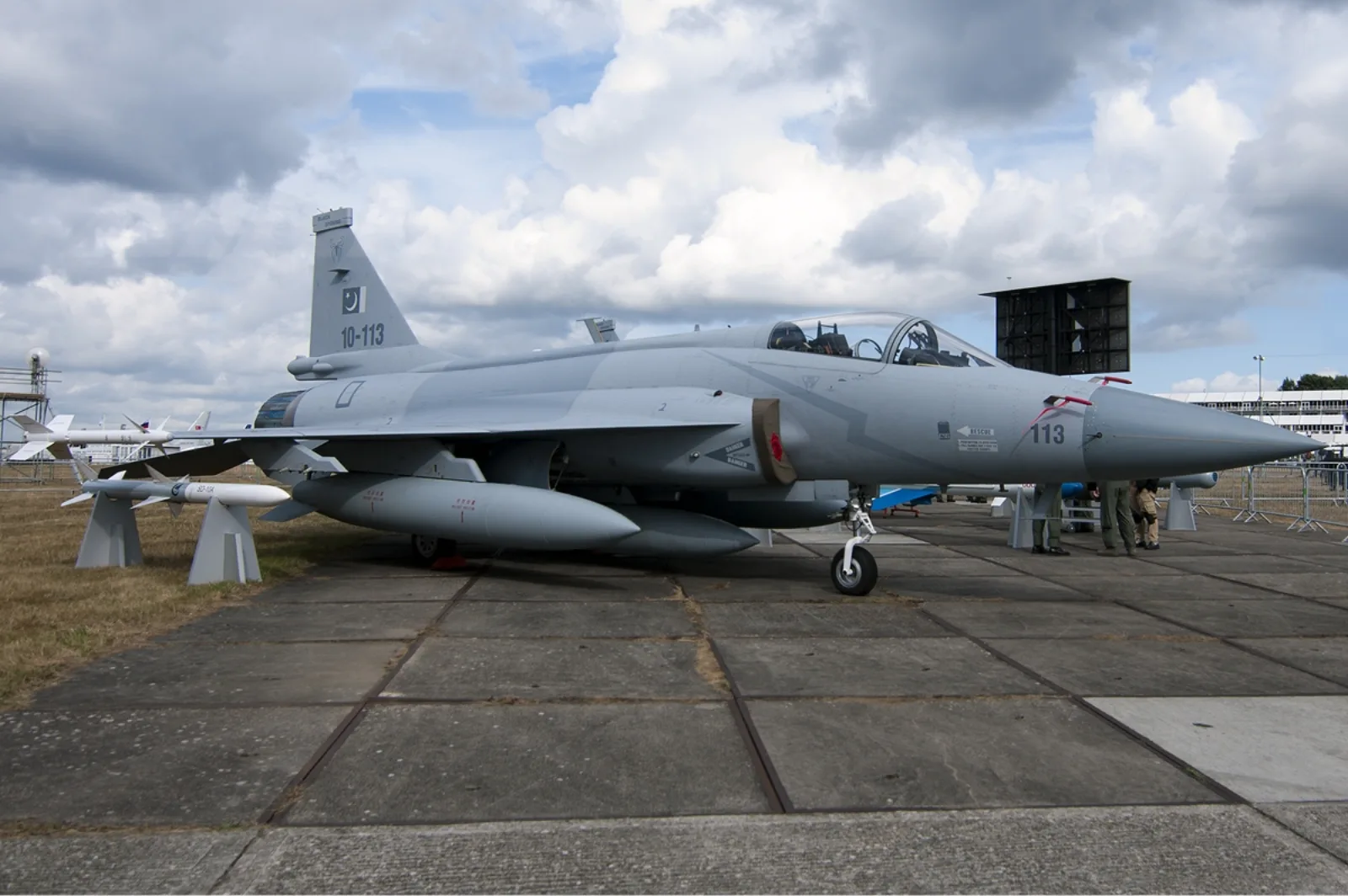 مقاتلة JF-17 ثاندر تابعة للقوات الجوية الباكستانية
