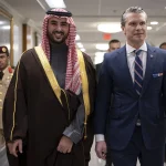 خالد بن سلمان يلتقي نظيره اليوناني ديندياس في الرياض.. إدانة لهجمات الحوثي وتعزيز الشراكة الدفاعية