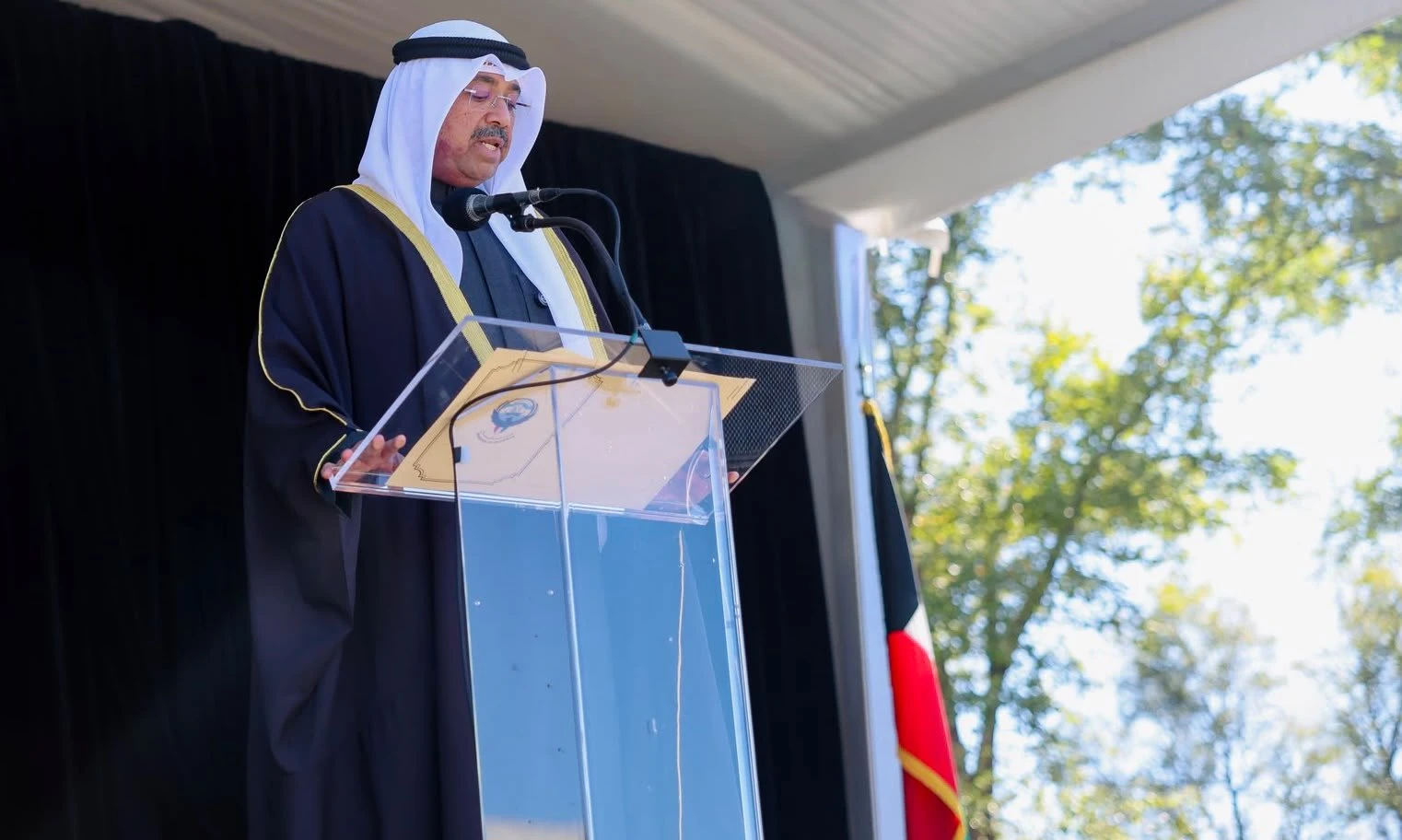 وزير الدفاع الكويتي على المنصة خلال مراسم افتتاح نصب عاصفة الصحراء في العاصمة الأمريكية