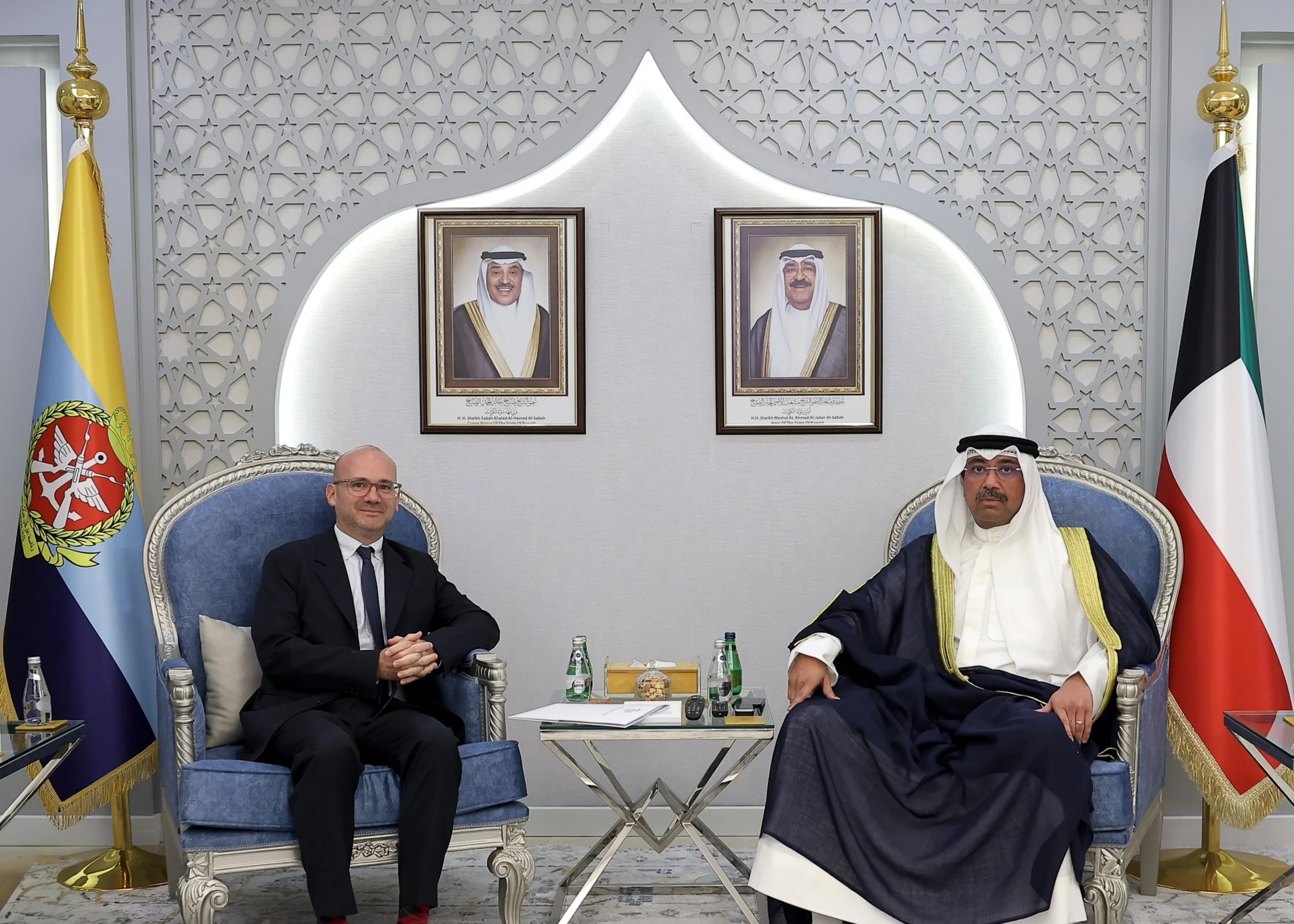 وزير الدفاع الكويتي يبحث مع السفير الفرنسي التعاون العسكري قبيل زيارة ماكرون للكويت