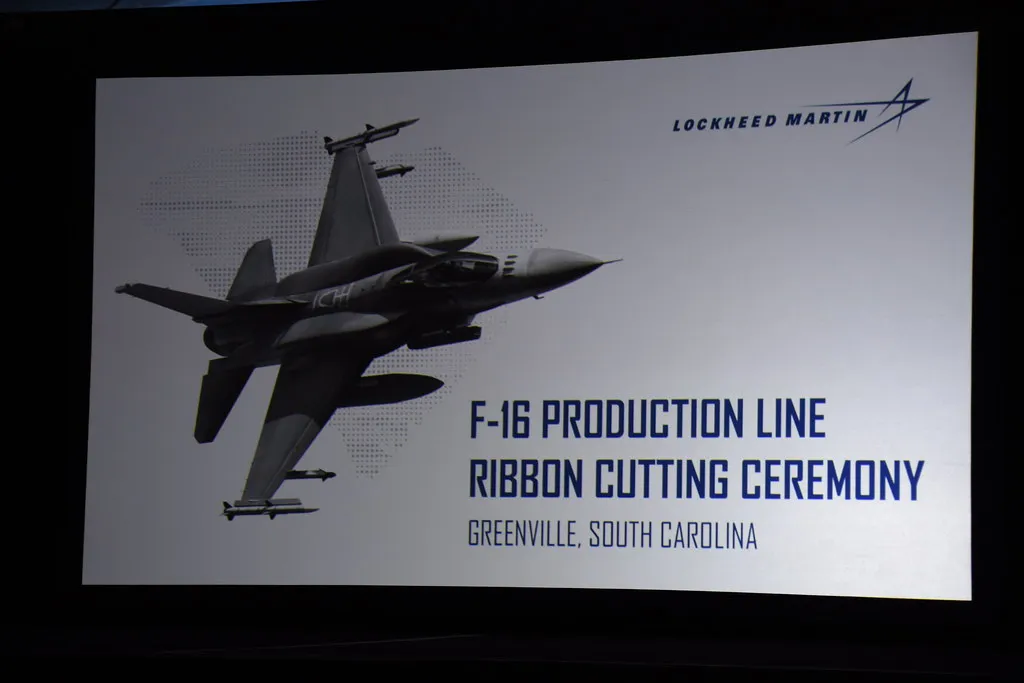 حفل افتتاح خط إنتاج طائرات F-16 الجديد التابع لشركة لوكهيد مارتن في مدينة غرينفيل بولاية كارولاينا الجنوبية الأمريكية، حيث تُصنَّع طائرات الأردن الجديدة