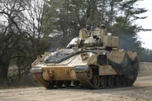 برادلي M2 Bradley: المواصفات والمدى والدول المشغّلة