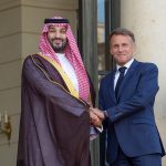 ماكرون في الرياض: السعودية تُبدي رضاها عن الحماية الفرنسية لمنشآت ينبع.. واتفاق على مشاورات قريبة لتوسيع التعاون الأمني