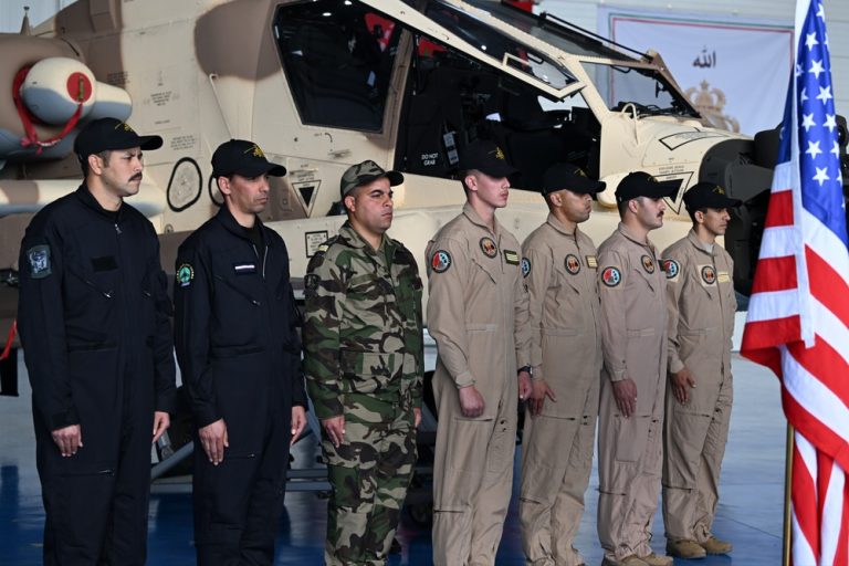 المغرب يتسلّم الدفعة الثالثة من مروحيات «أباتشي» AH-64E.. 19 مروحية من أصل 24 في صفقة بـ1.3 مليار دولار