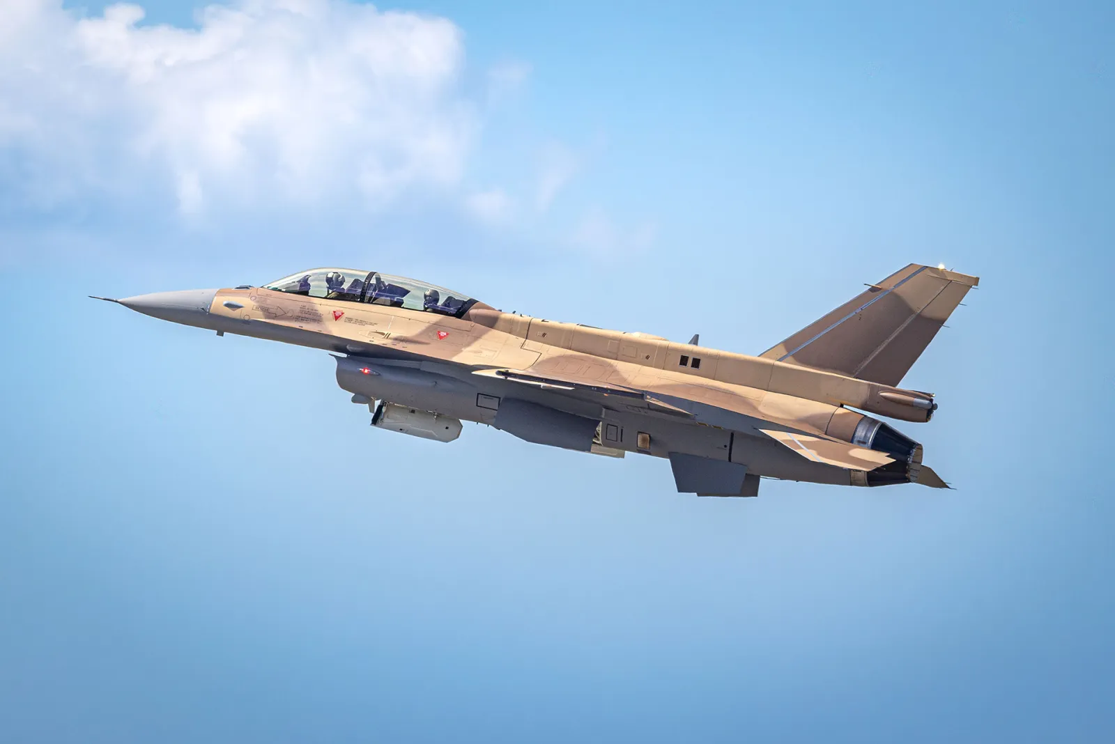 أول طيران لمقاتلة F-16 Block 72 المغربية.. خطوة نحو تسليم 25 طائرة بـ3.8 مليار دولار