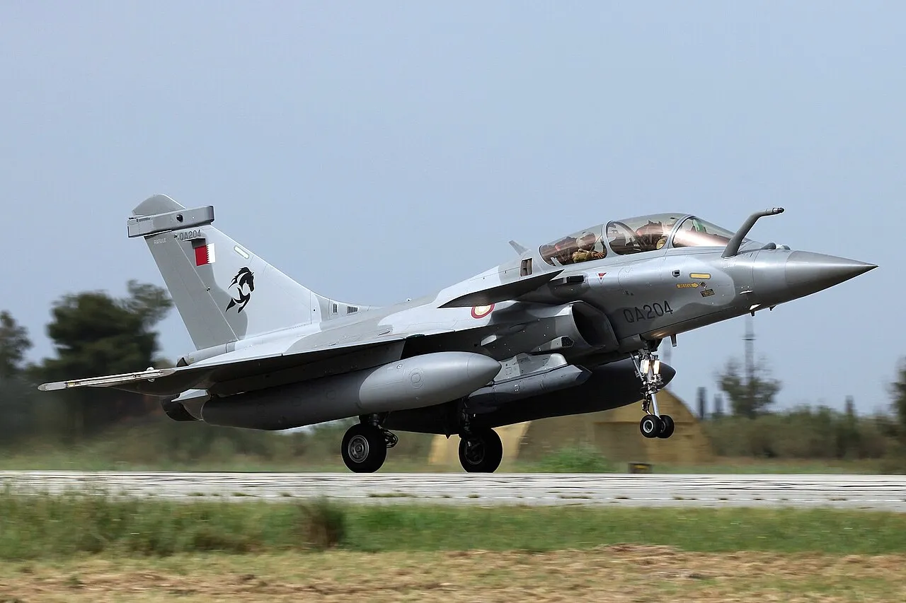 مقاتلتا Rafale قطريتان خلال تمرين جوي في اليونان