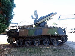 منظومة رولان-2 ذاتية الحركة على هيكل AMX-30 في متحف المدرعات الفرنسي