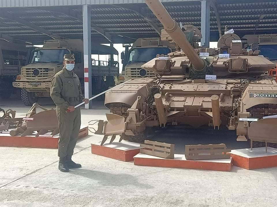 منظور أمامي لدبابة T-90SA جزائرية