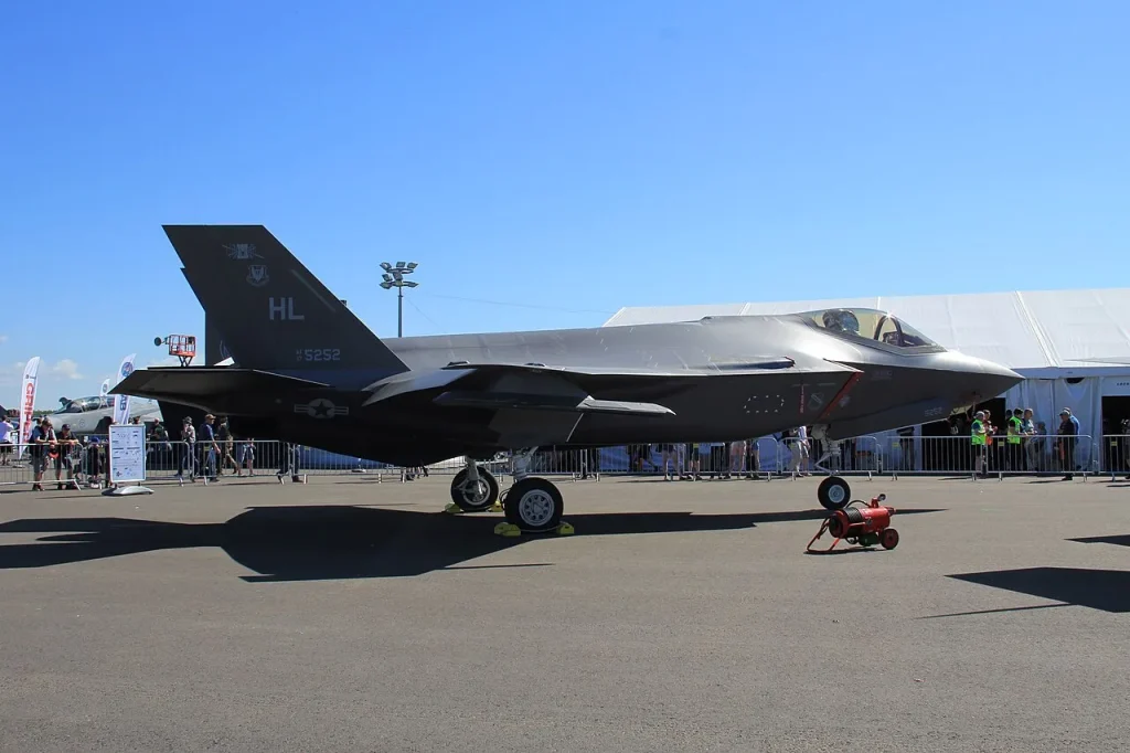 لماذا اختارت فنلندا F-35 بدلاً من Gripen وRafale وTyphoon؟ داخل برنامج HX الأكثر شفافية في أوروبا