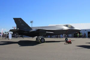 لماذا اختارت فنلندا F-35 بدلاً من Gripen وRafale وTyphoon؟ داخل برنامج HX الأكثر شفافية في أوروبا