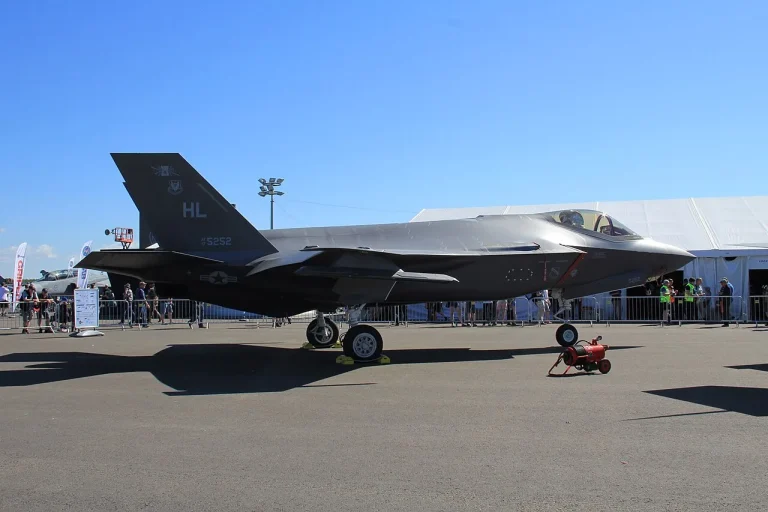 لماذا اختارت فنلندا F-35 بدلاً من Gripen وRafale وTyphoon؟ داخل برنامج HX الأكثر شفافية في أوروبا